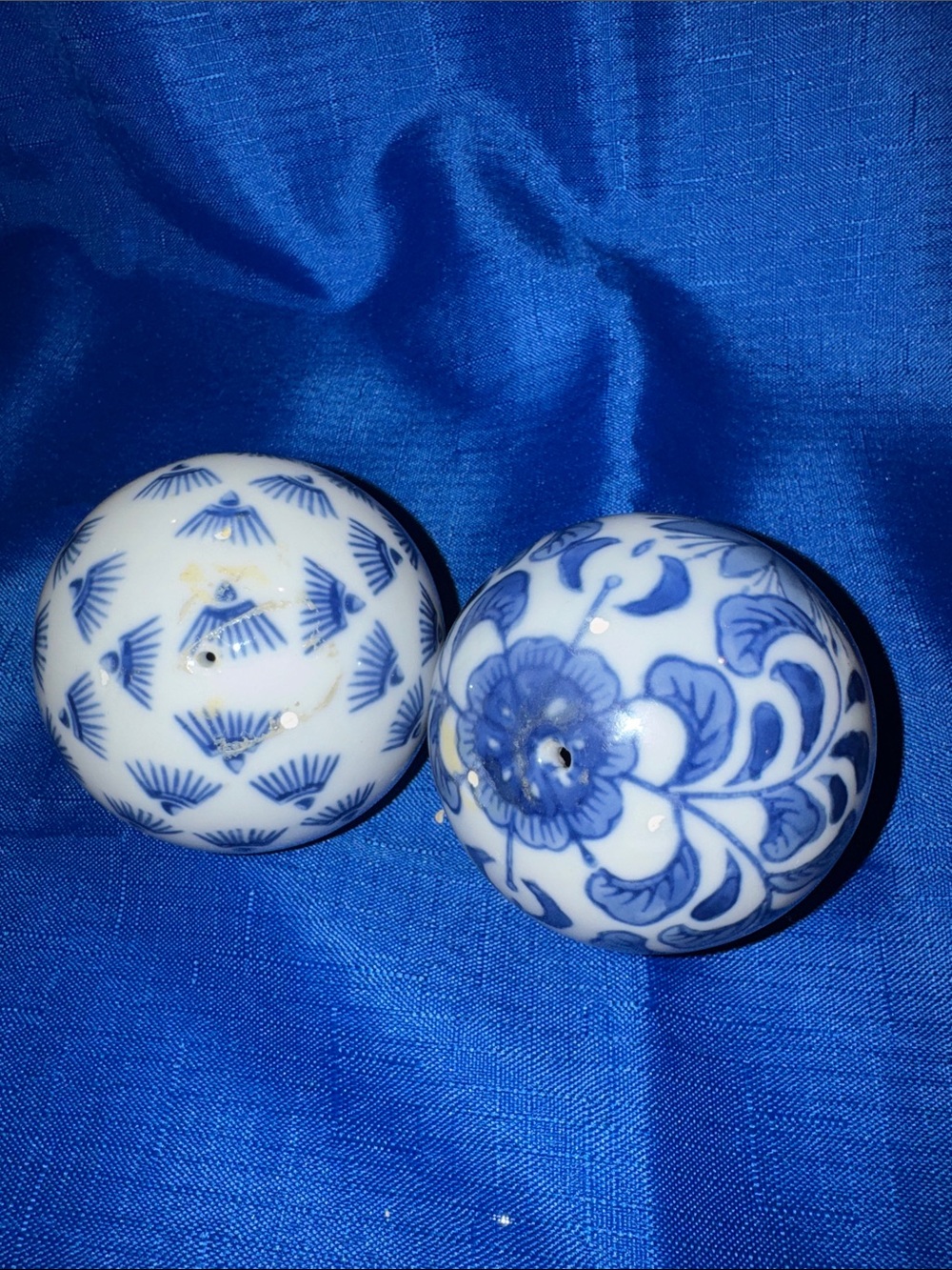 Vintage Porcelain Decorative Balls / Carpet Balls - Sunburst & Scroll Motif - 3” - Picture 5 of 5